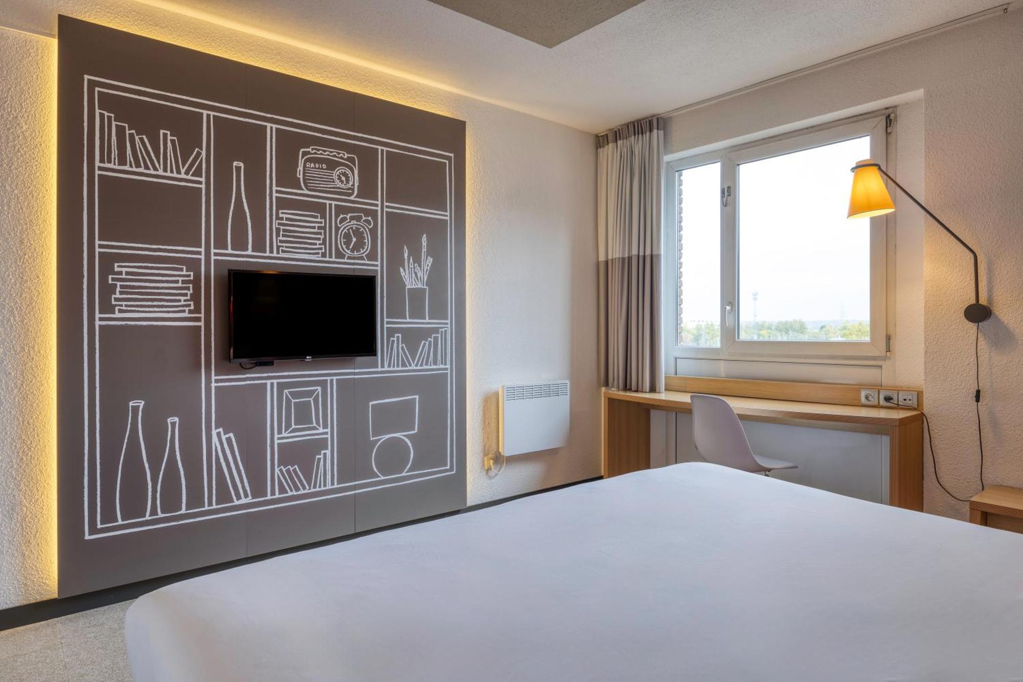 B&B Hotel Mons Gare Exterior foto